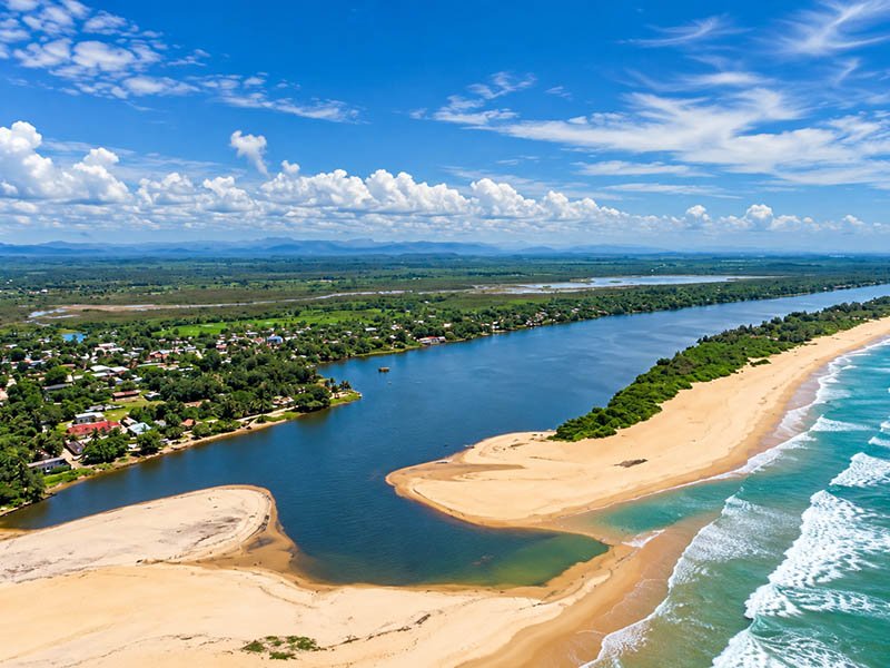 Vatomandry canal plage
